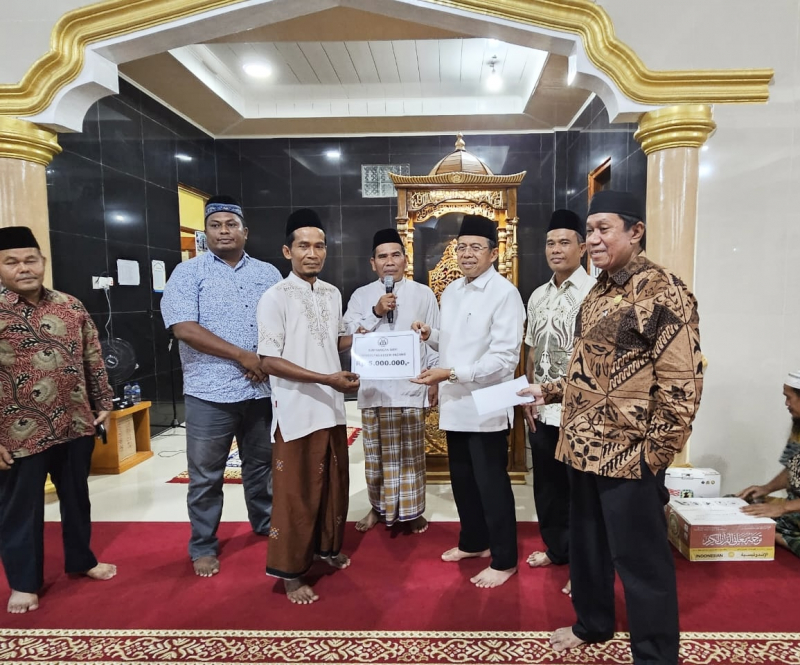 Tim Safari Ramadhan UNP Kunjungi Masjid Miftahul Jannah Sipora Mentawai  