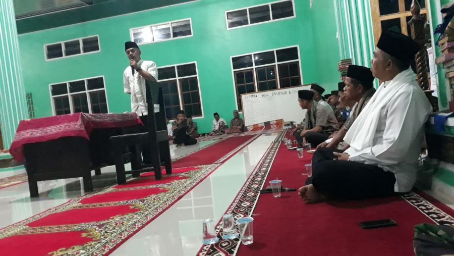 Tim XV Safari Ramadhan Sijunjung Salurkan Bantuan di Masjid Quwwatul Ummah Aie Angek