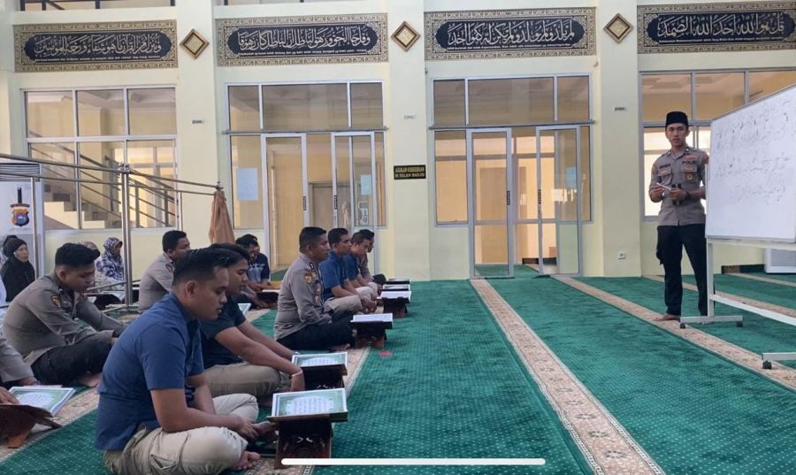 Tingkatkan Binrohtal Personel, Biro SDM Polda Sumbar Luncurkan Program 'Polri Belajar Tajwid'