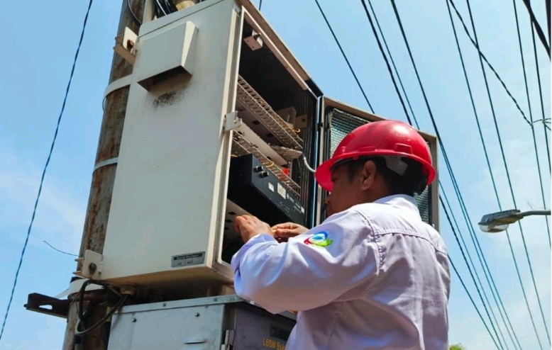 Tingkatkan Kehandalan Jaringan, PLN Icon Plus Sumbagteng Lakukan Corrective Maintenance