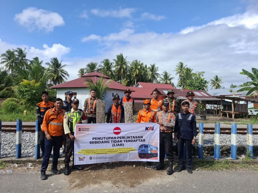 Tingkatkan Keselamatan Perjalanan Kereta Api, KAI Divre II Sumbar Kembali Tutup 8 Perlintasan Liar