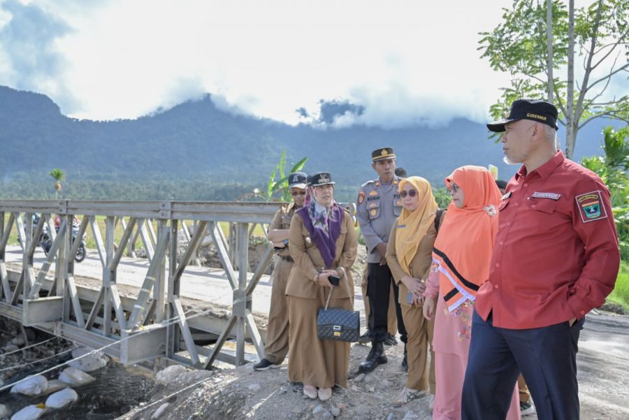 Tinjau Pembangunan Jembatan Kurambik di Maninjau, Gubernur Mahyeldi Minta 2023 ini Mesti Tuntas