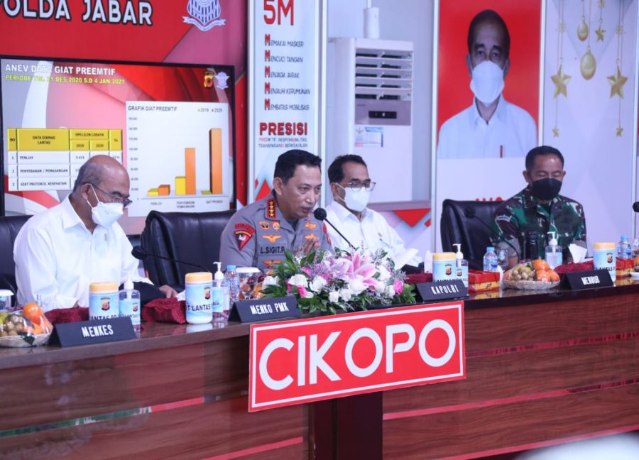 Tinjau Pos Terpadu Cikopo, Kapolri Paparkan Dua Hal yang Harus Diantisipasi Hadapi Libur Nataru 