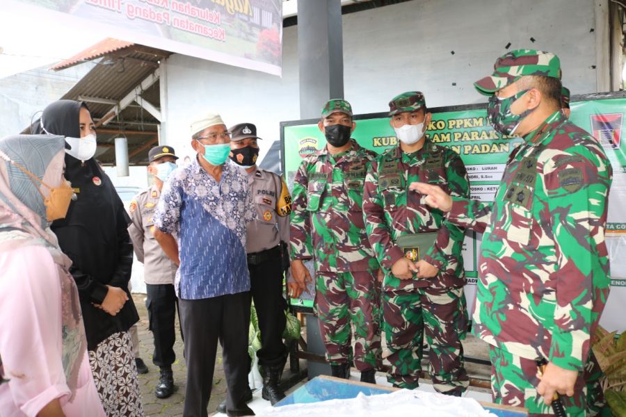 Tinjau PPKM, Danrem 032/Wbr Himbau Warga Mari Kita Peduli dan tegakkan Disiplin Protokol Kesehatan