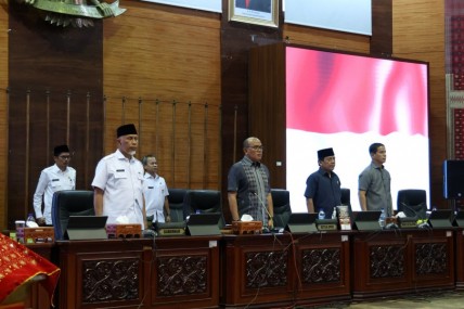 DPRD Sumbar Tinjau Target PKB dan BBNKB saat Rapat Paripurna
