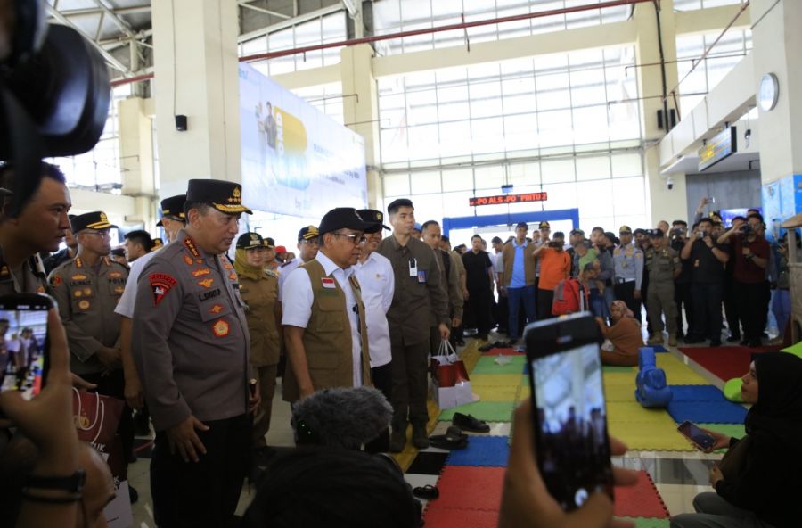 Tinjau Terminal Pulo Gebang, Kapolri Perintahkan Petugas Persiapkan Skema Rekayasa Lalu Lintas