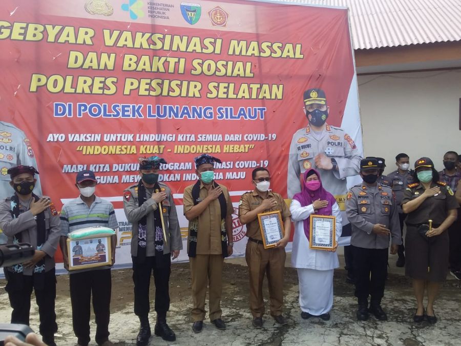 Tinjau Vaksinasi Covid-19 di Lunang Silaut, Kapolda Sumbar: Kerahkan Segala Sumber Daya yang Ada