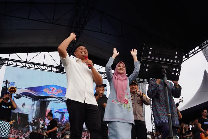 Tipe-X Sukses Guncang Dharmasraya, Ribuan Penonton Berjingkrak
