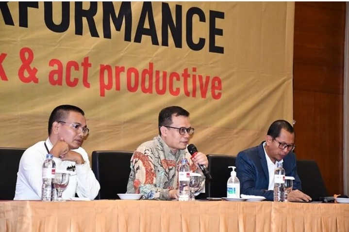 Training Revive Performance 'Think and Act Productive' Bagi Karyawan Perumda AM Kota Padang