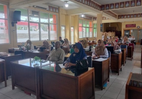 Transformasi Digital Pendidikan, SMKN 6 Padang Gelar Pelatihan Affiliate Marketing AI