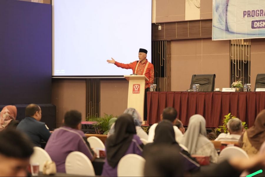 Tutup Program Magang Dalam Negeri, Mahyeldi Tegaskan Investasi Penting agar Terserap Dunia Kerja