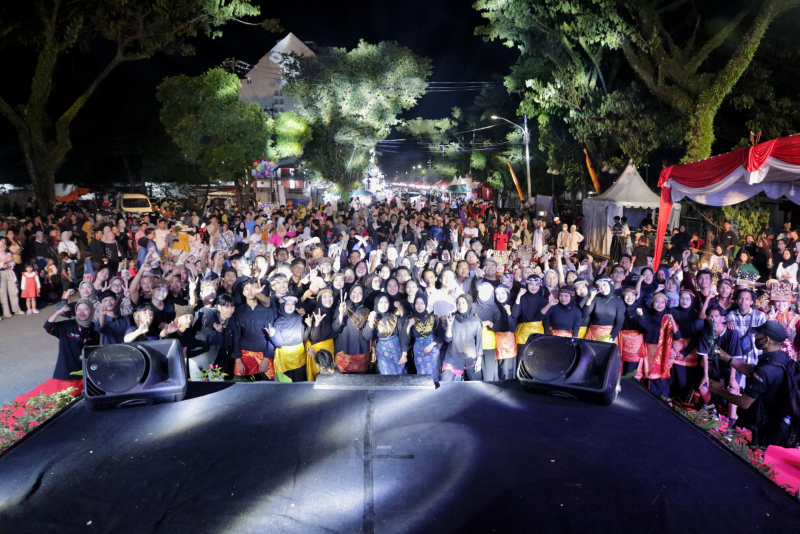 UK-Kes UNP Ramaikan Festival Siti Nurbaya dan Cap Go Meh 2025 dengan Pertunjukan Seni Memukau