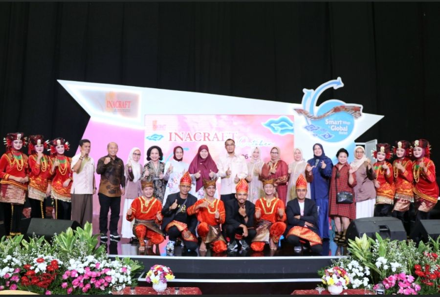 Umi Harneli Puji Semangat Para Pelaku Usaha di Minangkabau Heritage