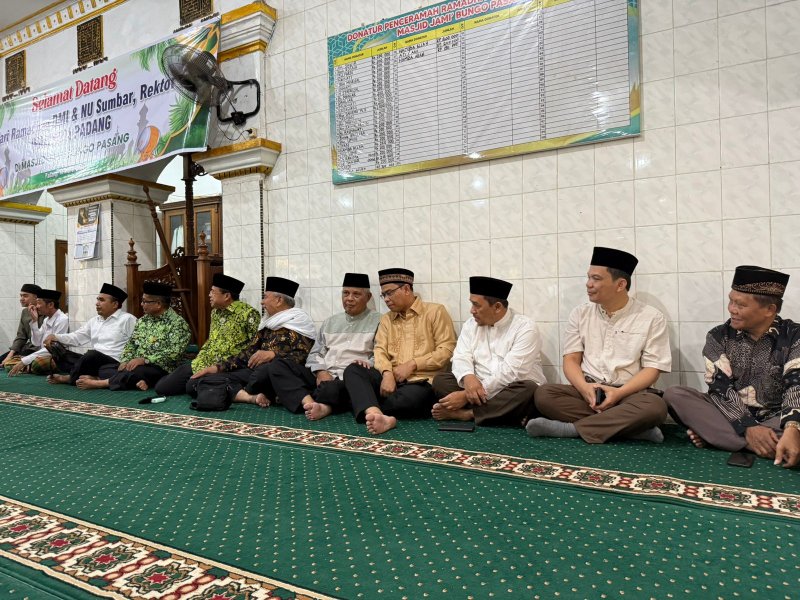 UNP dan PW DMI Sumbar Bersinergi dalam Safari Ramadan di Koto Tangah