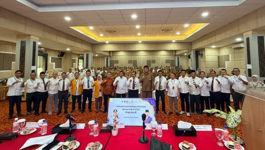 UNP Gandeng Pemkot Padang Gelar Sekolah Keterbukaan Informasi Angkatan III bagi Lurah