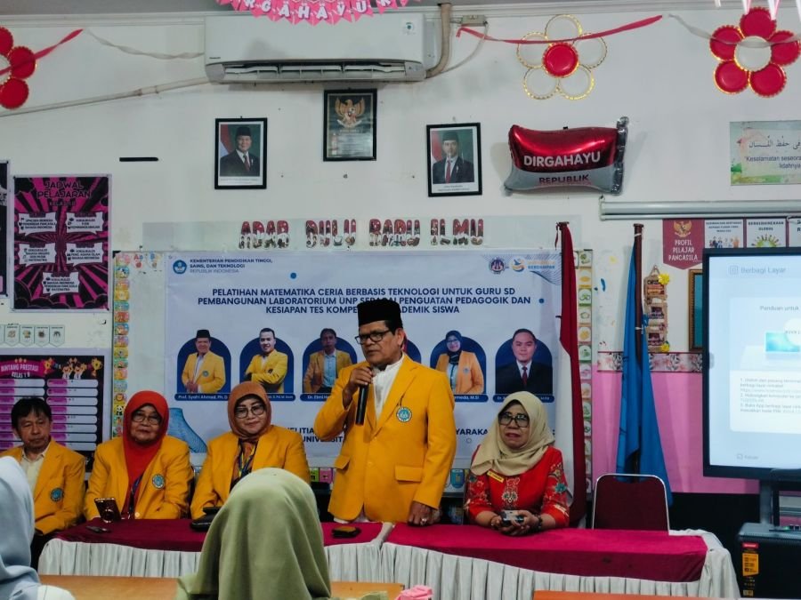 UNP Latih Guru SD Pembangunan Laboratorium Terapkan Pembelajaran Matematika Berbasis Teknologi
