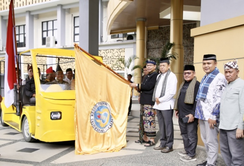 UNP Luncurkan Mobil Listrik Berbasis AI di Momentum Hardiknas 2025