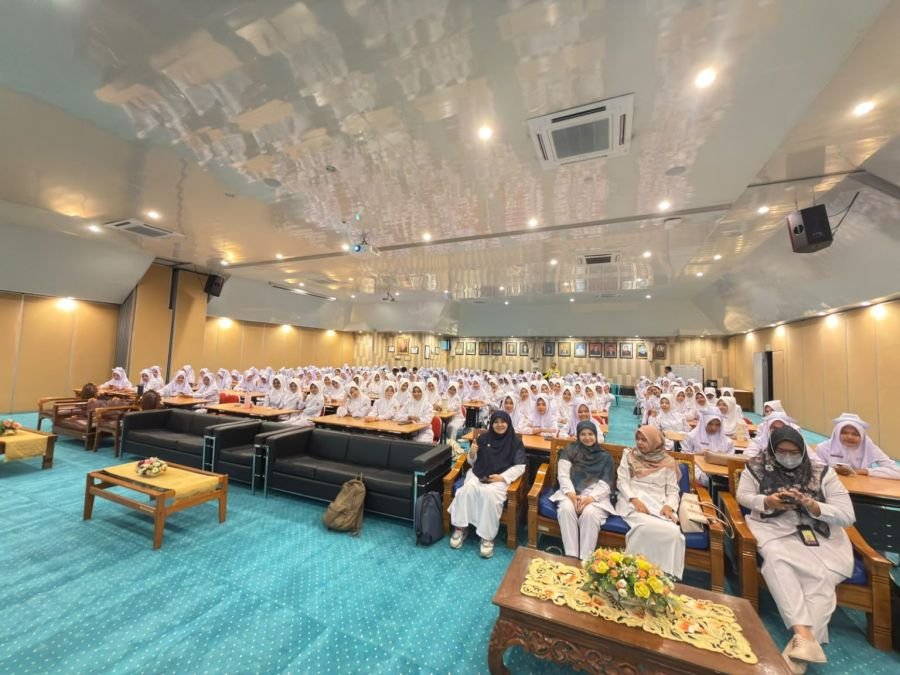UNP Serahkan 58 Mahasiswa Profesi Ners untuk Praktik Klinik di RSUP Dr. M. Djamil