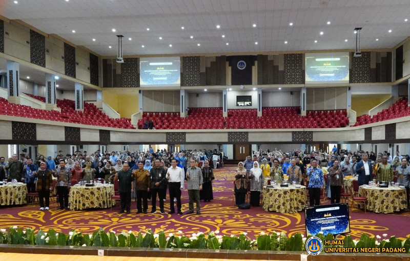UNP Teguhkan Komitmen Pembangunan Kependudukan Sebagai Tuan Rumah Simposium Nasional Kependudukan