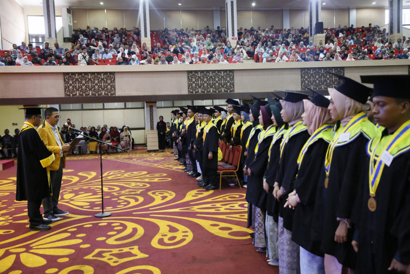 UNP Wisuda 1.685 Lulusan, Bekali Keterampilan Sosial untuk Hadapi Dunia Kerja