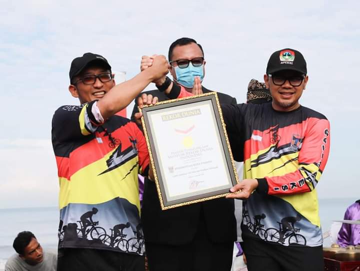 Untaian Gelaran Rakernas APEKSI XV di Padang, Lomba Membuat Teh Talua Sukses Pecahkan Rekor MURI