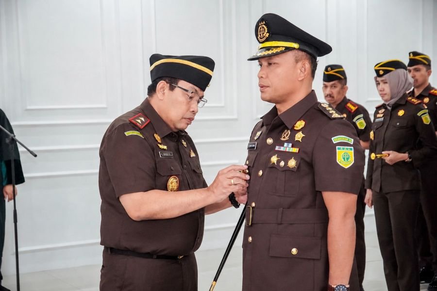 Usai Dilantik Sebagai Aspidmil,  Ini Pesan Kajati Sumbar