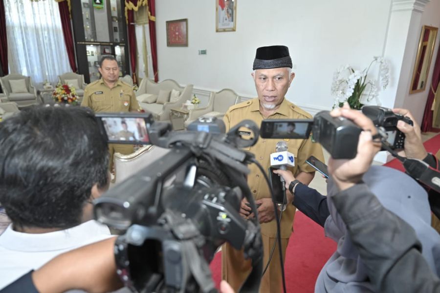 Usai Laporkan Jumlah Korban Sementara, Mahyeldi Ajak Seluruh Masyarakat Sumbar Sholat Gaib Berjamaah