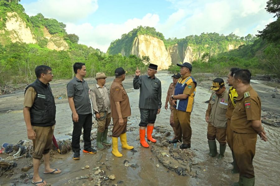 Usai Tinjau Dampak Banjir, Gubernur Sumbar Sebut Sungai Ngarai Sianok Akan Dinormalisasi