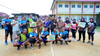 Wabup Iraddatillah Tutup Secara Resmi Fun Macht PUPR Volly Ball Old Star Se Kabupaten Sijunjung