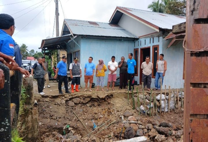 Wabup Parulian Tinjau Lokasi Banjir Bandang, Perkuat Penanganan dan Pencarian Warga Hilang