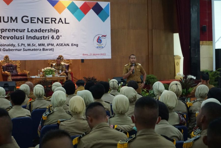 Wagub Audy Berikan Kuliah Entrepreneur Leadership 4.0 di Stadium General di IPDN
