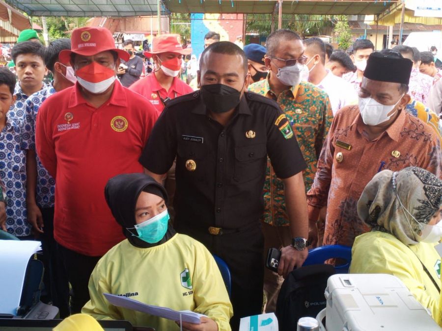 Wagub Audy Joinaldy Apresiasi Vaksinasi Massal Padang Pariaman Membludak