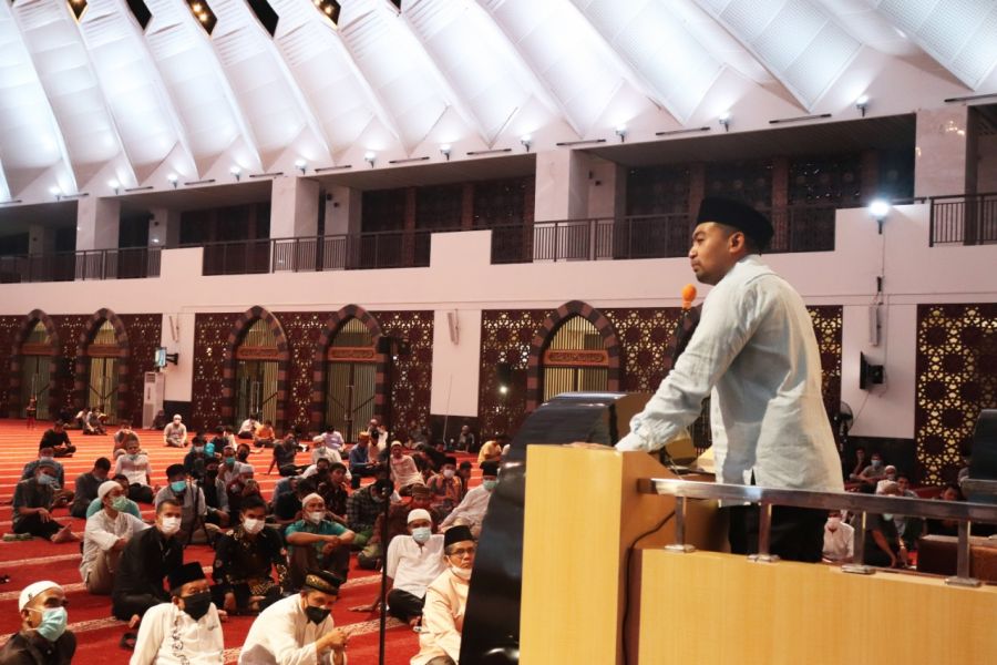 Wagub Audy Joinaldy Berikan Ceramah di Masjid Raya Sumbar