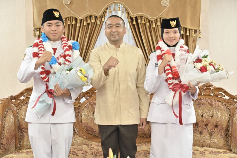 Wagub Audy Sambut Dua Paskibraka Asal Sumbar di BIM, Raidzaky Rafifaldrie dan Maulia Permata Putri