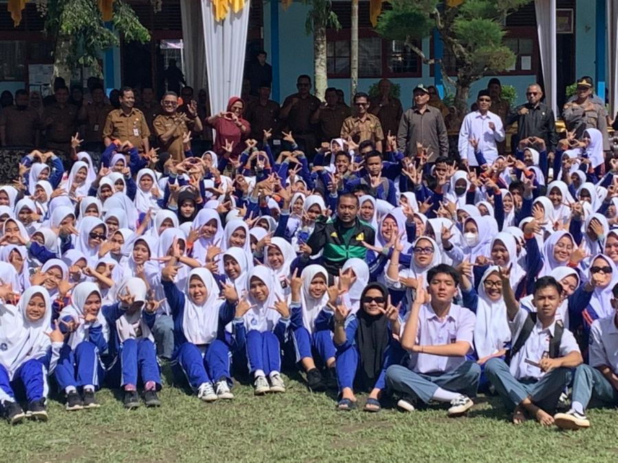 Wagub Audy Sosialisasikan Germas Hidup Sehat di SMAN 1 Bonjol, Pasaman
