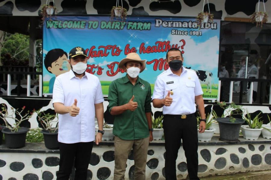 Wagub Audy Tinjau Unit Pengolahan Susu di Padang Panjang