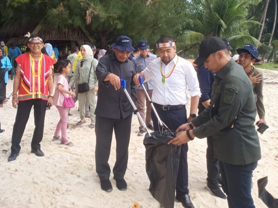 Wagub Sumbar Ingatkan Pentingnya Kebersihan Lingkungan Bagi Daerah Tujuan Wisata