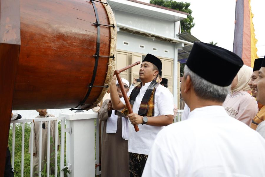 Wagub Vasko Apresiasi Kreativitas Warga Air Dingin Manfaatkan Kayu Bekas Banjir Jadi Tabuah Masjid
