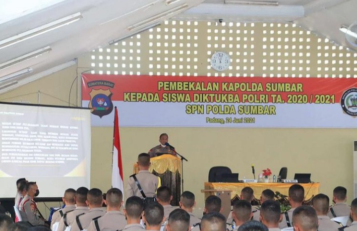 Wakapolda Sumbar  Beri Motivasi Siswa Diktuk SPN Polda Sumbar, Jangan Sampai Melakukan Pelanggaran!