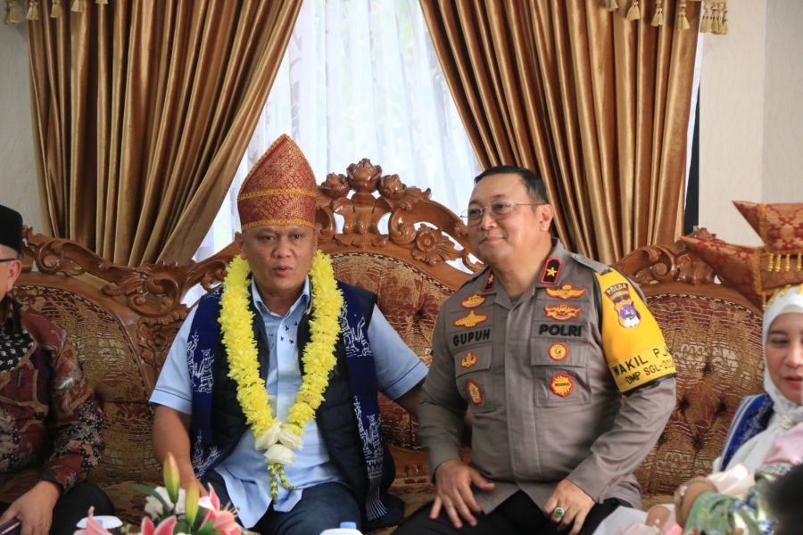 Wakapolda Sumbar bersama Forkopimda Sambut Irjen Pol Dr. Gatot Tri Suryanta, MSi, CSFA, di BIM