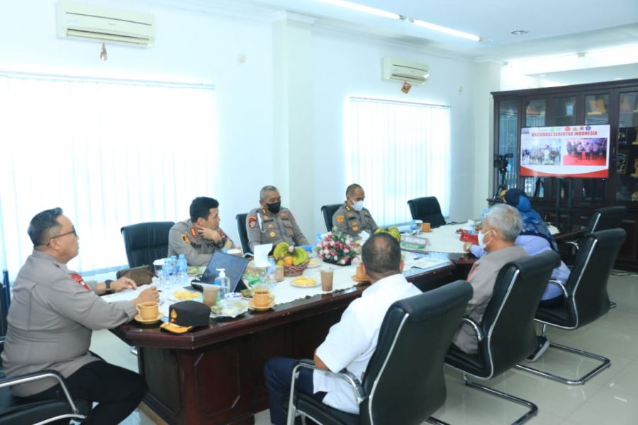 Wakapolda Sumbar Hadiri  Vaksinasi Serentak Bersama Kapolri melalui Zoom Cloud Meeting 