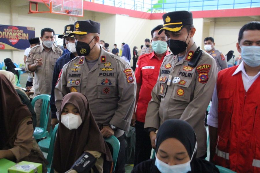 Wakapolda Sumbar Tinjau Gebyar Vaksinasi di Gor Rang Agam Lubuk Basung 