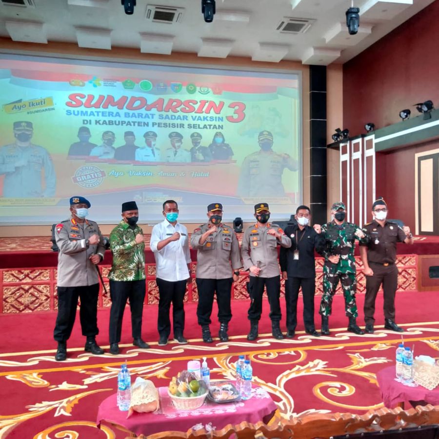 Wakapolda Sumbar tinjau Vaksinasi di Pessel, Berikan Motivasi dan Dorongan Masyarakat untuk Vaksin