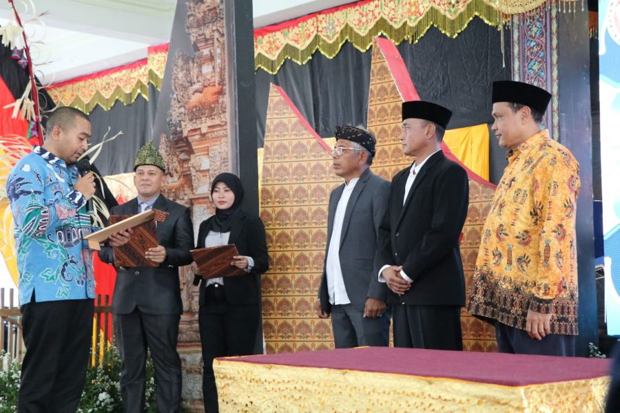 Wakil Gubernur Sumbar Kukuhkan Pengurus Ikatan Keluarga Minangkabau Saiyo Bali