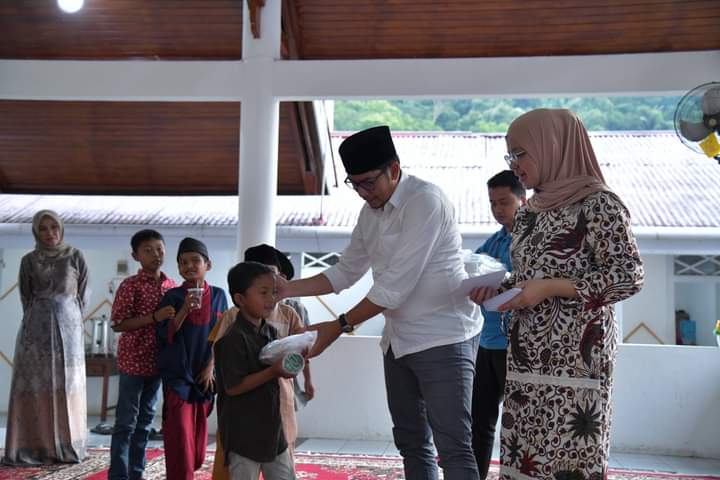 Wako Deri Asta & Ketua TP-PKK Undang Anak Yatim ke Rumah Dinas Wali Kota