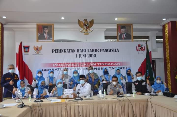 Wako Hendri Septa Apresiasi Donasi Rp15,5 Juta dari BKMT Padang untuk Palestina