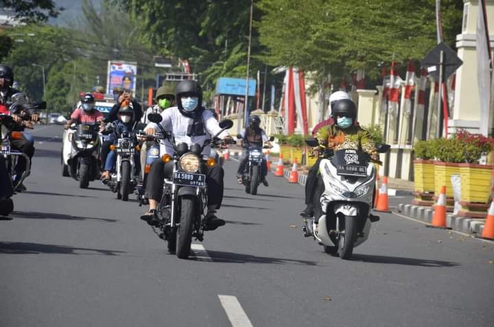 Wako Hendri Septa Berkeliling Pantau Pelaksanaan Penyembelihan Hewan Kurban di Padang