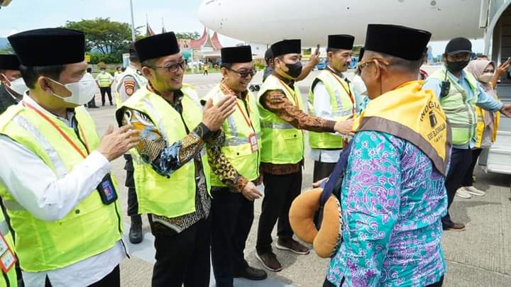 Wako Hendri Septa Doakan CJH Asal Padang Menjadi Haji yang Mabrur