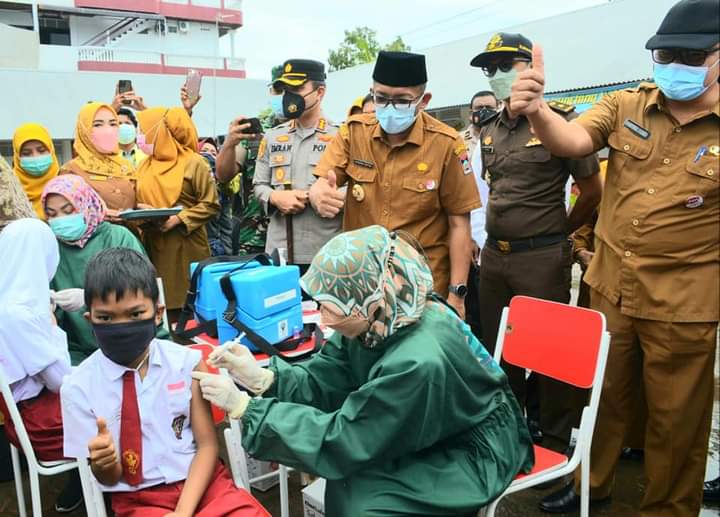 Wako Hendri Septa Launching Vaksinasi Covid-19 Bagi Peserta Didik Usia 6-11 Tahun