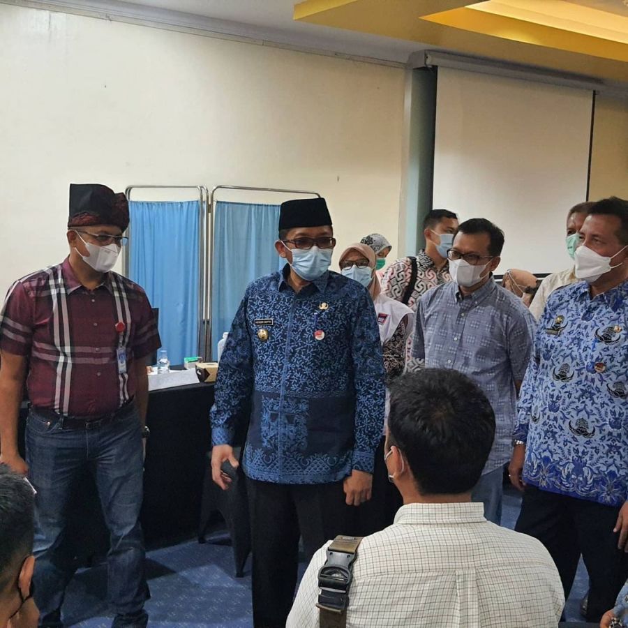 Wako Hendri Septa Tinjau Vaksinasi Covid-19 ke 2 Perumda Air Minum Kota Padang